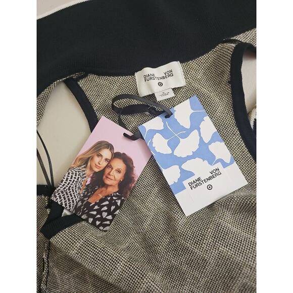 Diane von Furstenberg ~Woman Size S~ Black/White Wrap Knit Summer Midi Dress NWT - Picture 4 of 13